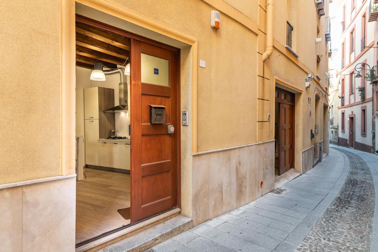 Suite Martini Al Castello Каляри Екстериор снимка