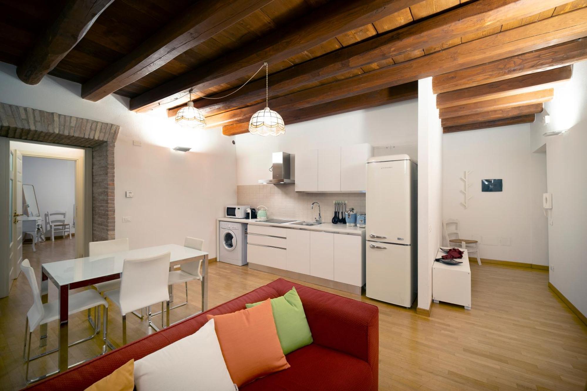 Suite Martini Al Castello Каляри Екстериор снимка