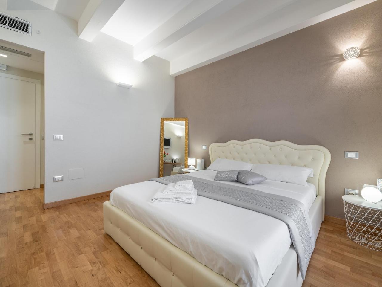 Suite Martini Al Castello Каляри Екстериор снимка